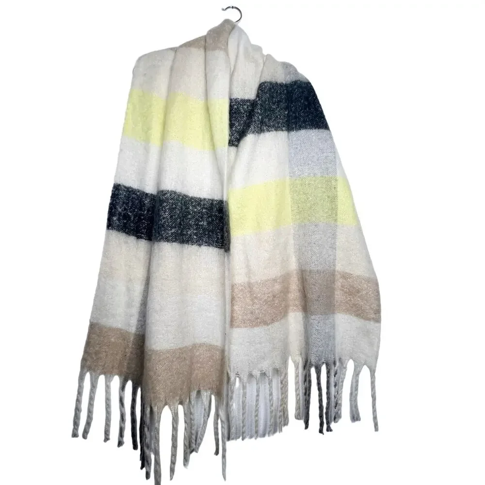 AMERICAN EAGLE NWT Plaid Fleece Tassel Long Scarf Fringed Beige Black Yellow OS
